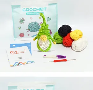 Kit uncinetto di Natale bambola in filo DIY set artigianale per principianti con strumenti