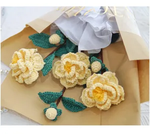 Handgefertigter Häkel-Kamelien-Blumenstrauß aus Wollgarn, künstliches Geschenk für Frauen