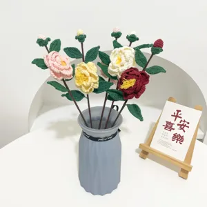 Fleurs artificielles de camélia au crochet artisanales bouquet de laine tricoté