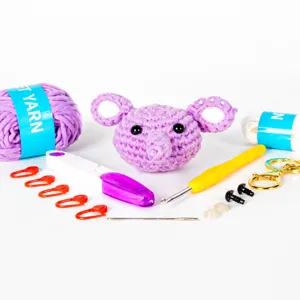 Kit uncinetto fai da te per grazioso elefante, include filo, ago, forbici e portachiavi.