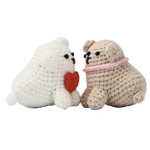 Handgemaakte gehaakte schattige puppy pop paar met hart en halsband, DIY wol breien cadeauset
