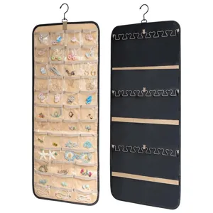 Dubbelzijdige hangende sieradenorganizer met doorzichtige zakjes en kettinghaken wand.