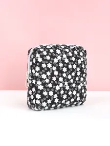 Petite pochette hygiénique florale noire et blanche zippée porte-monnaie détail