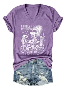Gedetailleerd overzicht van paars casual V-hals t-shirt met korte mouwen en skeleton.