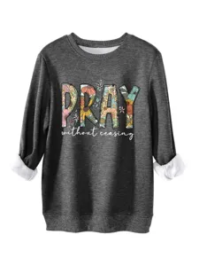Dettaglio felpa donna casual spessa felpata manica lunga con stampa lettera PRAY floreale grigia