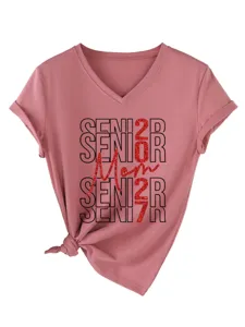 Altrosafarbener V-Ausschnitt Kurzarm T-Shirt mit Seitenknoten und Senior 2027 Mom Print.