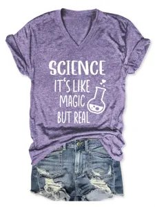 Paars V-hals korte mouw T-shirt met een grappig wetenschap magie opdruk detail.