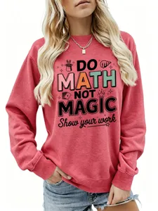 Nahaufnahme des roten Damen Sweatshirts mit Rundhalsausschnitt und witzigem Mathe-Print.