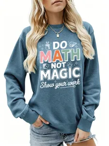 Detailansicht des blauen Damen Sweatshirts mit Rundhalsausschnitt und witzigem Mathe Spruch.
