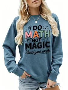 Detailansicht der Typografie und der Stofftextur des do math not magic Sweatshirts
