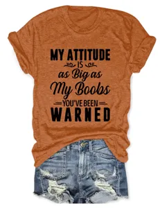 Dames casual korte mouw t-shirt gecombineerd met denim shorts, comfortabele statement top.