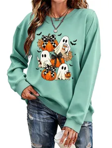 Detailaufnahme von Damen Mintgrün Sweatshirt mit süßem Halloween Geist und Kürbis Print.