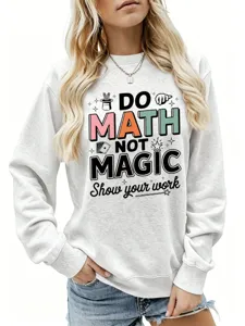 Nahaufnahme Detail des Grafik Slogan Sweatshirts mit Frontdruck und feiner Textur.