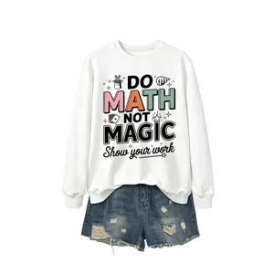 Damen lässiger weißer Langarm-Sweatshirt mit Buchstaben-Print und Jeansshorts Set.