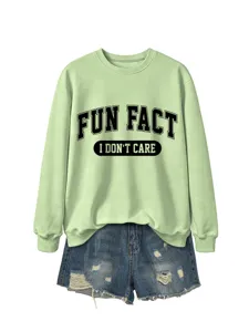 Sweat-shirt casual vert clair col rond avec imprimé amusant et short en denim.