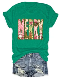 Grünes Damen Kurzarm T-Shirt mit einem niedlichen rosa Weihnachts-MERRY-Grafikdruck.