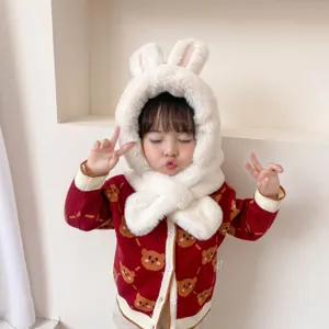 Simpatico set cappello sciarpa orecchie coniglio peluche bambini cardigan orsetto caldo.