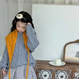 Bufanda triangular de punto calado estilo coreano para niños, bonito calentador de cuello.