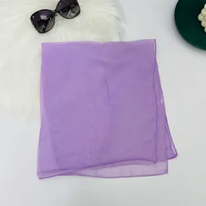 Foulard quadrato sottile in chiffon viola da donna, leggero ed elegante per ogni occasione.