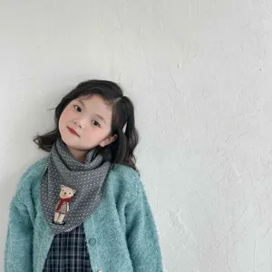 Kids polka dot triangle scarf with cute cartoon bear decoration for autumn winter warm baby.