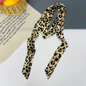 Sciarpa in seta stampa leopardata lungo nastro twilly elegante accessorio capelli