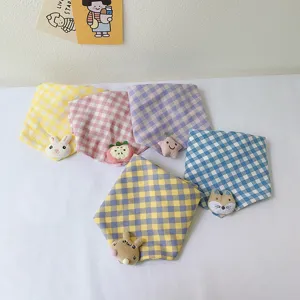 Spring cotton plaid baby bibs with cute cartoon plush animal decorations, soft and comfortable.