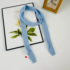 Sciarpa sottile in maglia azzurra donna lunga stretta foulard primavera autunno moda elegante