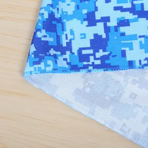 Toalla refrigerante de camuflaje digital azul para deporte, detalle de toalla de hielo.