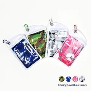 Serviette de sport rafraîchissante camouflage avec pochette portable et mousqueton pour le fitness.