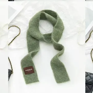 Grüne gestrickte schmale Damenschal für Winter warm weich Nackenschutz tolle Accessoire