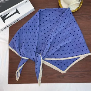 Korean style polka dot pleated scarf for women, retro versatile neckerchief in autumn winter.