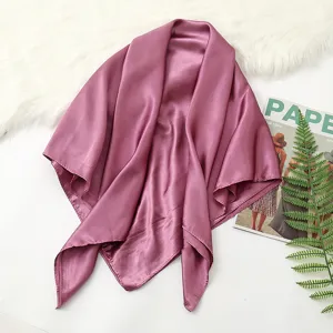 Effen kleur 90cm satijnen vierkante sjaal voor vrouwen veelzijdige decoratieve omslagdoek.