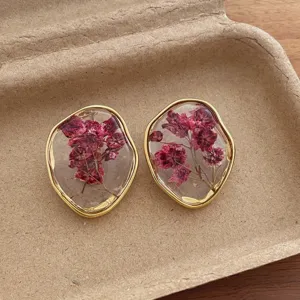 Chic geometric transparent dried flower resin earrings, unique gold rim handmade drop earrings for women.