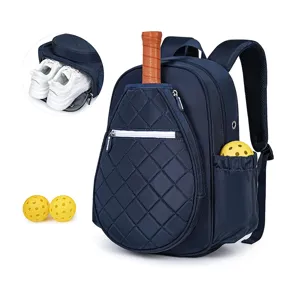 Άριστης ποιότητας καπιτονέ σακίδιο pickleball με ειδική θήκη για ρακέτα και αθλητικά παπούτσια.
