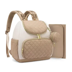 Vue détaillée du sac à dos à langer matelassé avec tapis de change et pochette en beige.