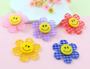 Ciondoli di acrilico a quadri colorati con volti sorridenti per accessori di bigiotteria fai da te.