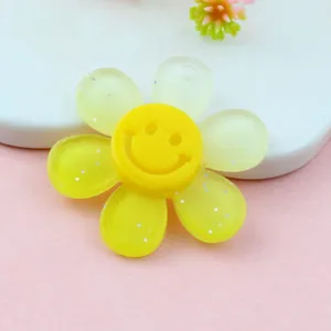 Ciondolo girasole in acrilico glitterato sfumato con foro per accessori di gioielli fai da te.