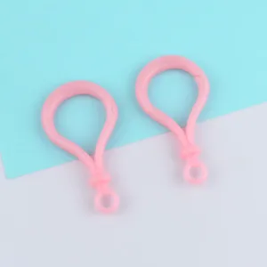 Accesorios de cierre colgante DIY en forma de bombilla de plástico rosa para joyas.