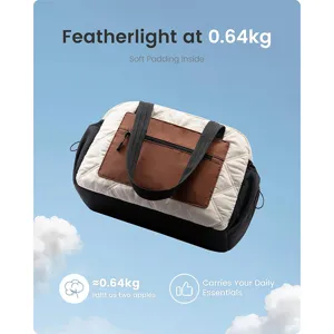 Lichtgewicht gewatteerde tote bag detailgezicht, zachte vulling binnen, handig voor dagelijks.