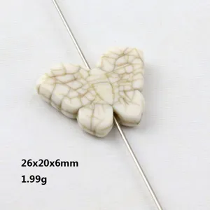 Perlina farfalla in acrilico craquelé bianco creazione di gioielli fai da te 26mm