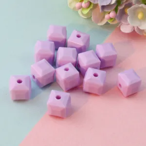 Details of 8mm faceted acrylic square beads, light purple spacer beads for jewelry making.
