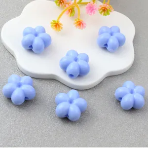 Acrylic plum blossom beads 18mm light blue five petal loose beads for DIY jewelry making.