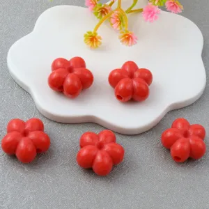 Acrylic plum blossom beads 18mm five petal flower spacer bead DIY jewelry accessories detail view