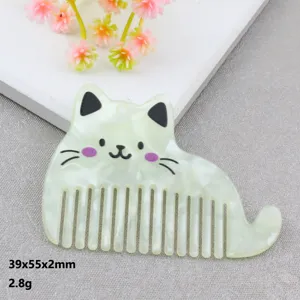 Detailed view of the cute acrylic cat shaped comb pendant with nice printed details.