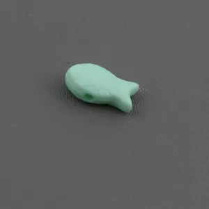Perle en vrac en forme de poisson vert menthe avec trou horizontal accessoire de bijoux