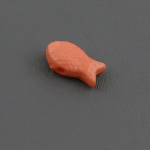 Détail de perle de poisson rose, accessoire de bijou thème océan mignon, composant DIY.