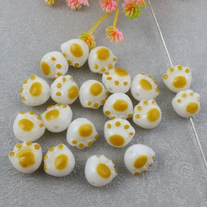 Acrylic cat paw beads for DIY jewelry making, phone charms, and cute handmade crafts.