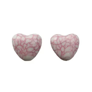 Perline sfuse in acrilico cuore crepato rosso per creazione di gioielli fai da te e accessori.