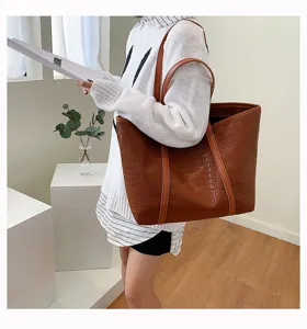 Brown crocodile pattern large capacity tote bag, stylish commuter shoulder bag for women.