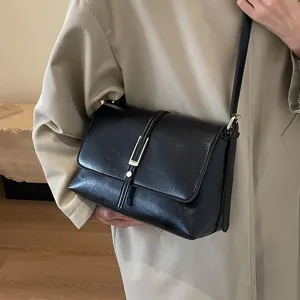 Classic black retro shoulder bag for women, chic autumn winter casual small square bag.
